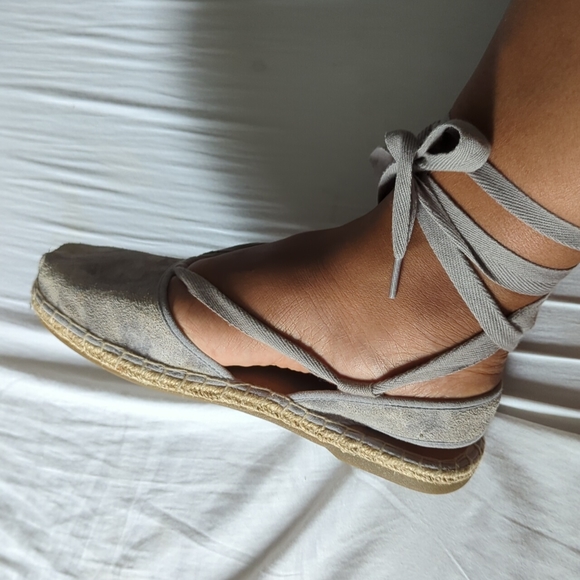 TOMS Lace Up Espadrilles Size 7.5 Tie Dye Grey - Picture 4 of 4